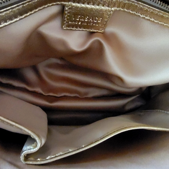 NWT's Versace Vintage EXTREAMLY RARE Authentic Quilted Gold Leather Bag - Picture 12 of 16
